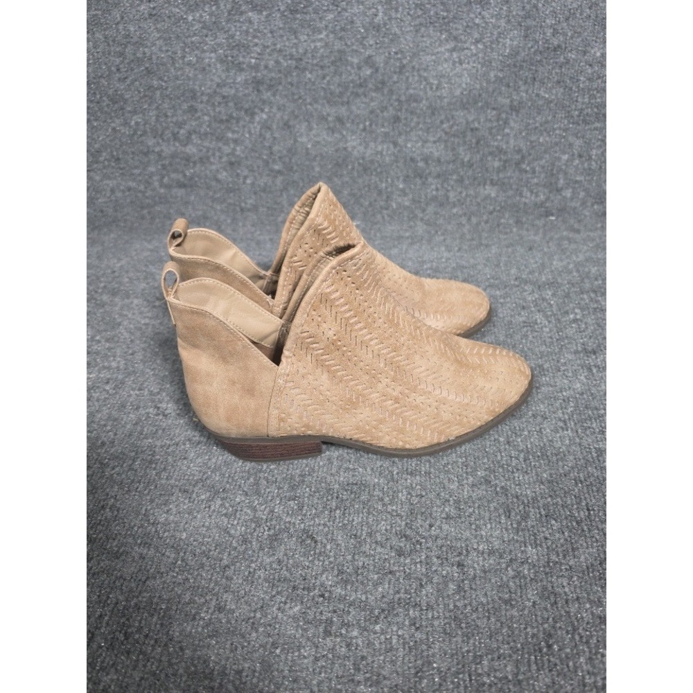 Serra Womens Tan Perforated Ankle Boots V-Cutout Faux Suede Booties Size 10